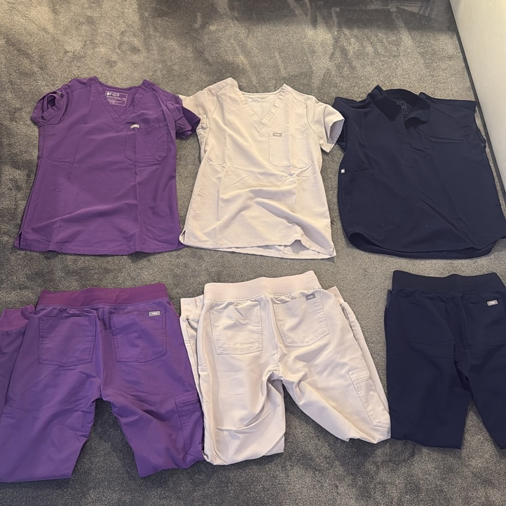 3 Sets of Figs Scrub Pants in Purple, khaki and Navy, all sized XXS - Picture 3 of 7